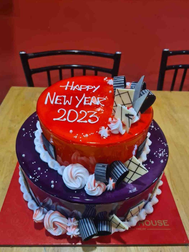 https://cakehousetrichy.net/public/assets/images/products/blueberry_&_straberry_2_strep_cake.jpeg
